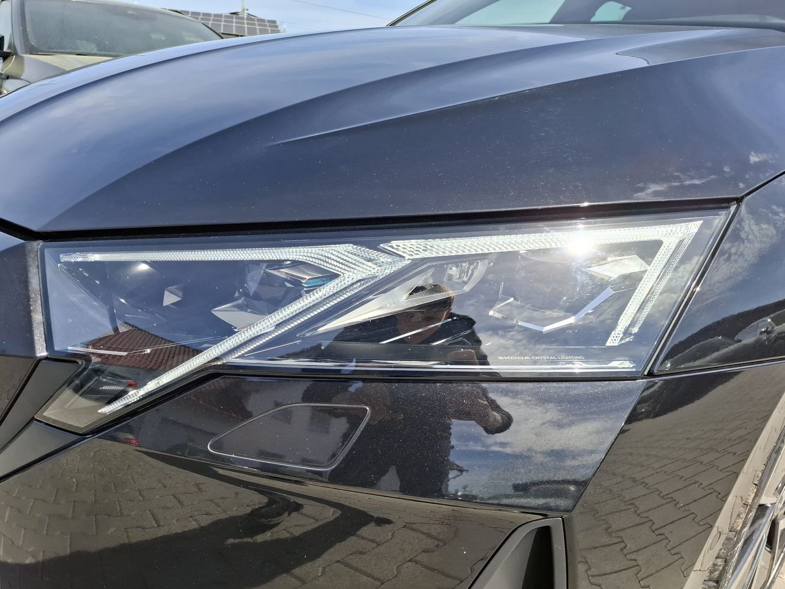 Fahrzeugabbildung SKODA Octavia 2.0 DSG Sportline MATRIX*AHK*CANTON*5J.G