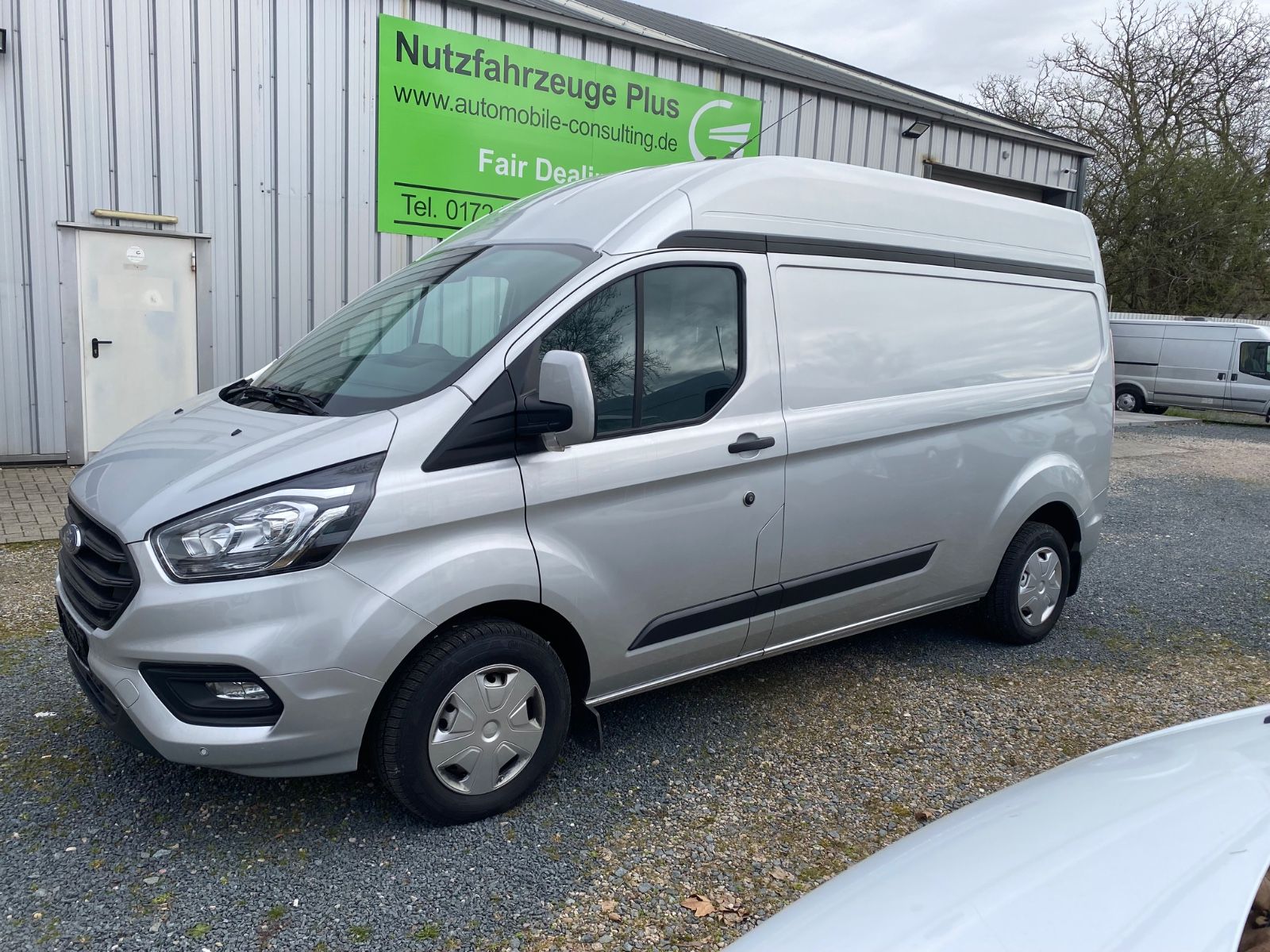 Fahrzeugabbildung Ford Transit Custom Kasten 300 L2 H2Trend,AHK,SHg,