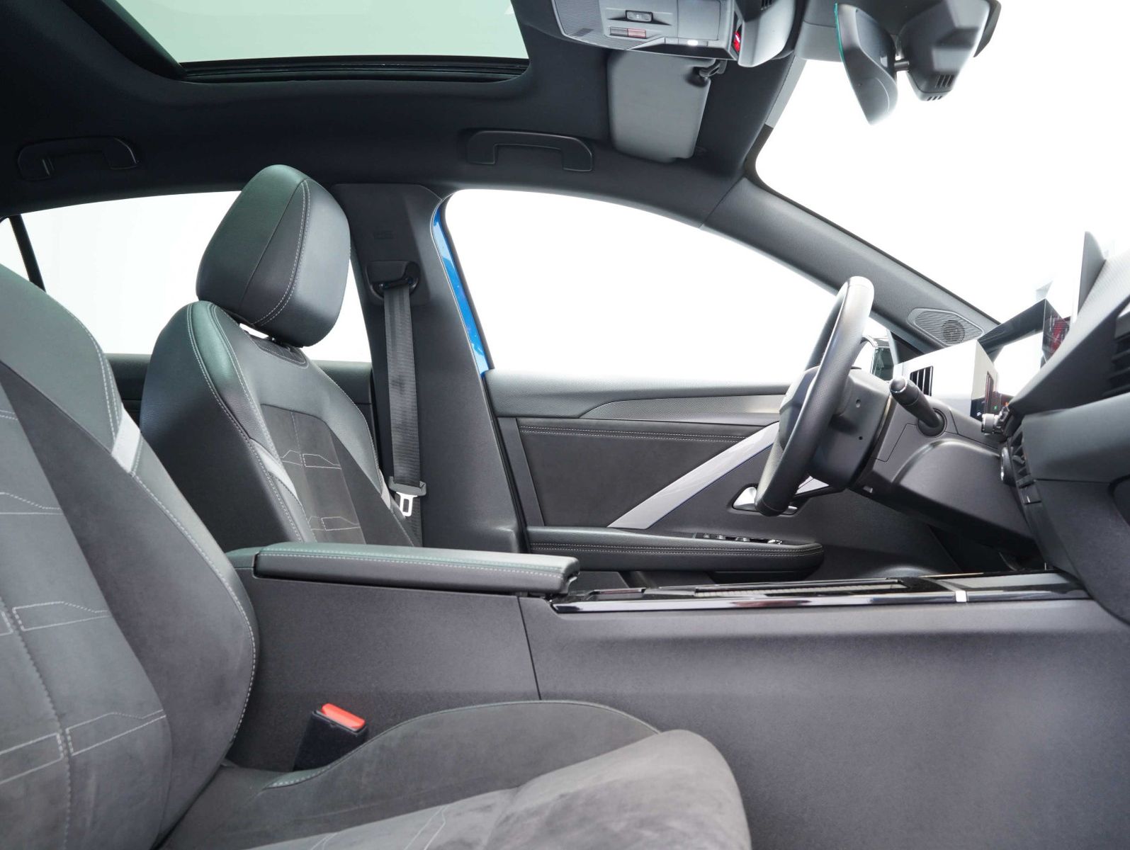 Fahrzeugabbildung Opel Astra L Electric GS ULTIMATE/INTELLILUX/PANO