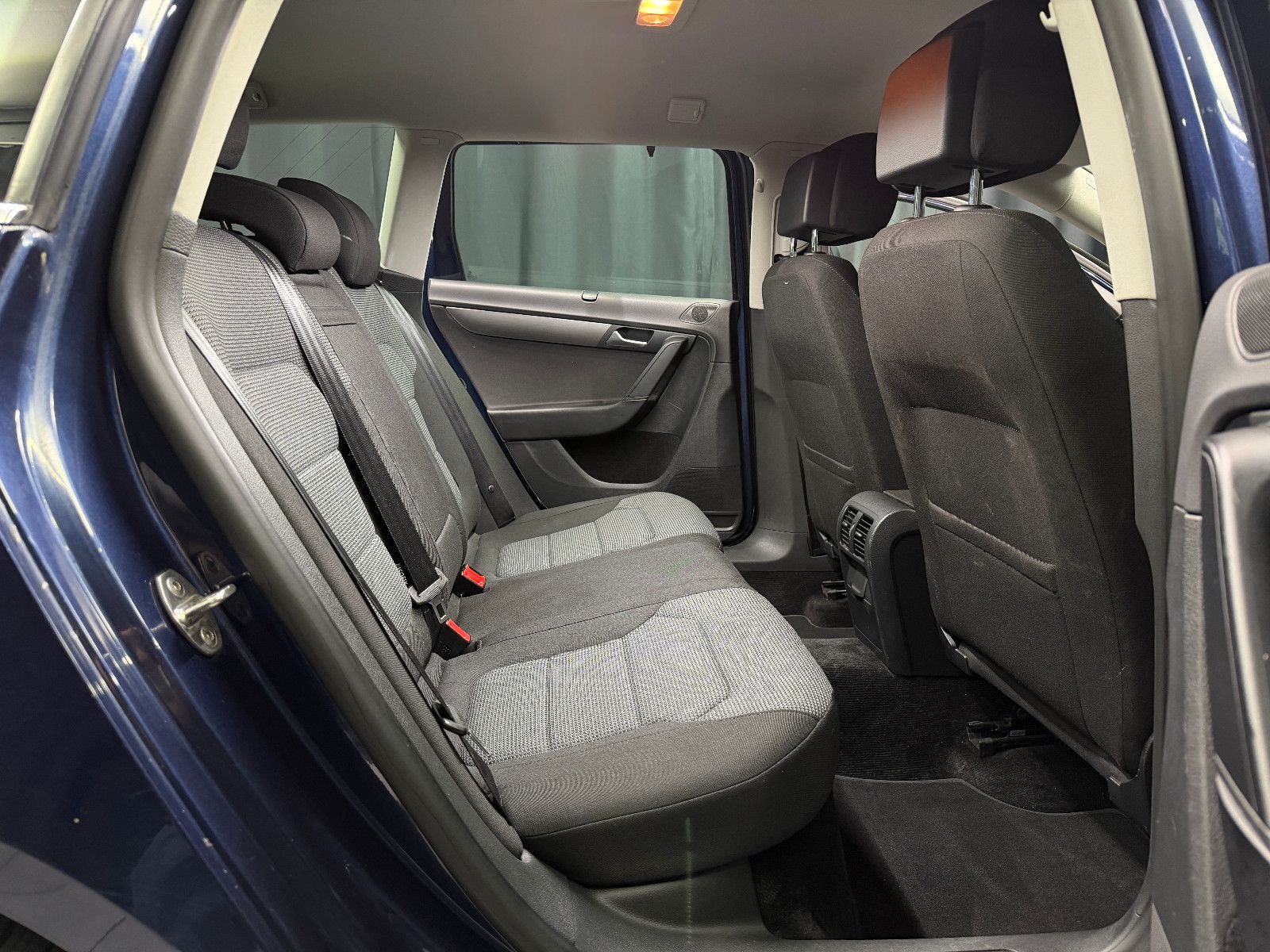 Fahrzeugabbildung Volkswagen Passat Comfortline BlueMotion |PDC|