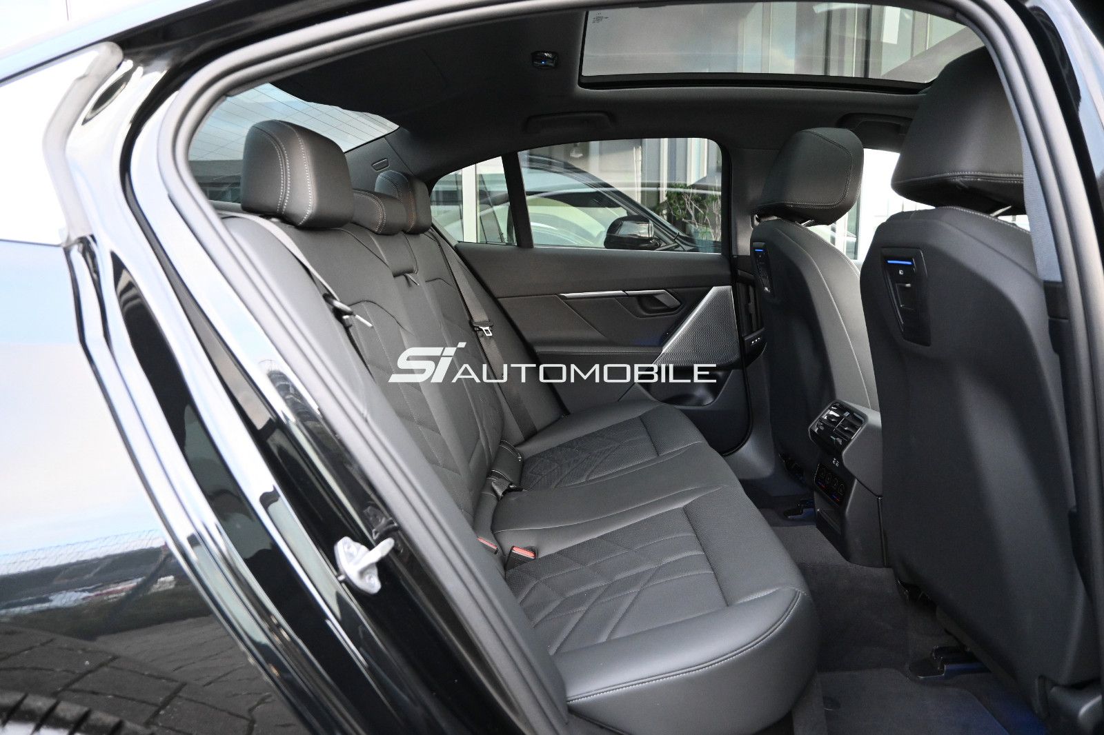 Fahrzeugabbildung BMW 520d °KOMFORTSITZE°PANO°SITZKLIMA°STANDHEIZ°360°