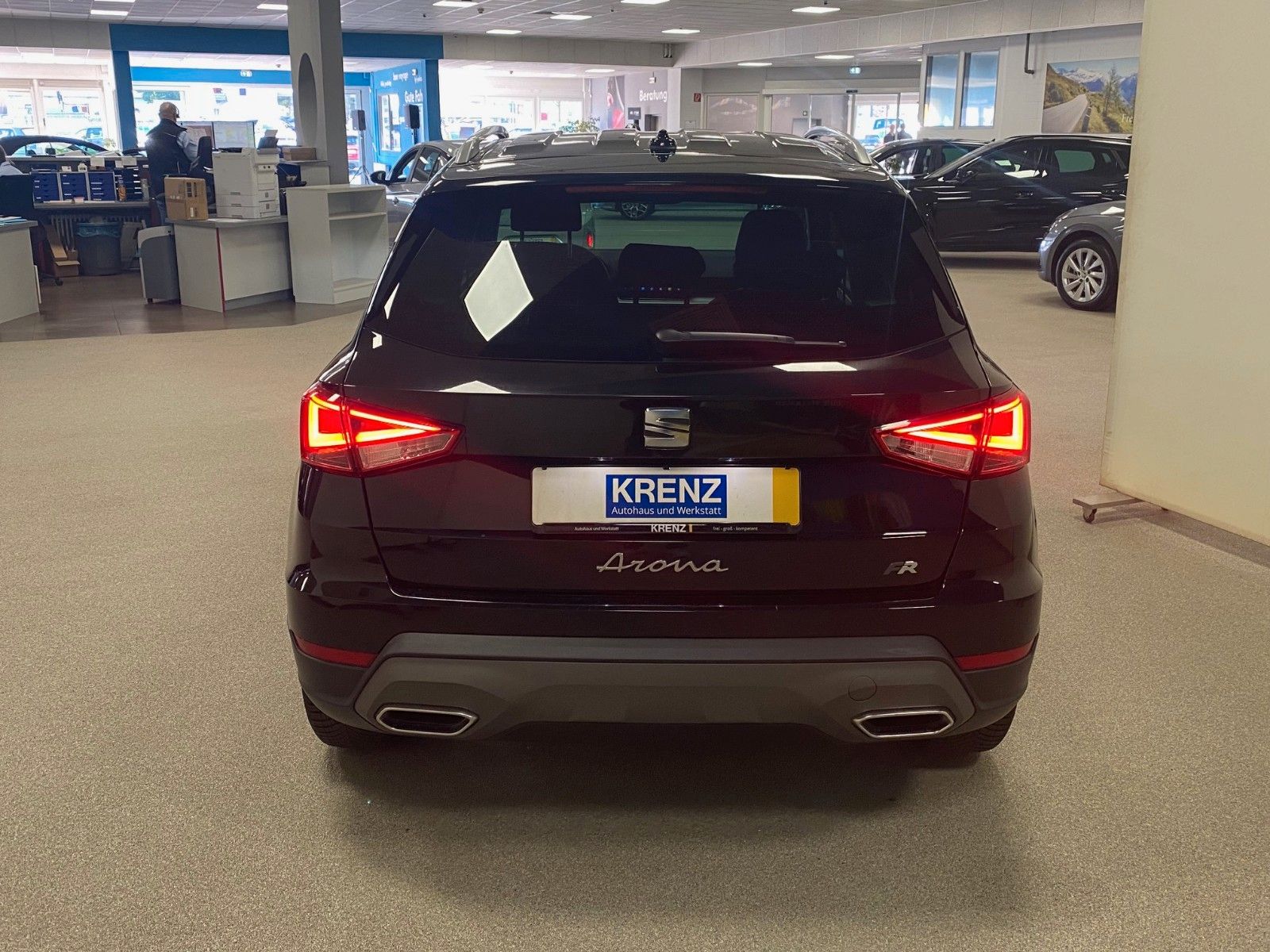 Fahrzeugabbildung SEAT Arona FR 1.0 TSI+NAVIGATION+ALLWETTER+WIRELESS+