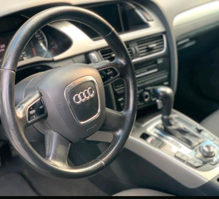 Audi A4 2010 — photo 7
