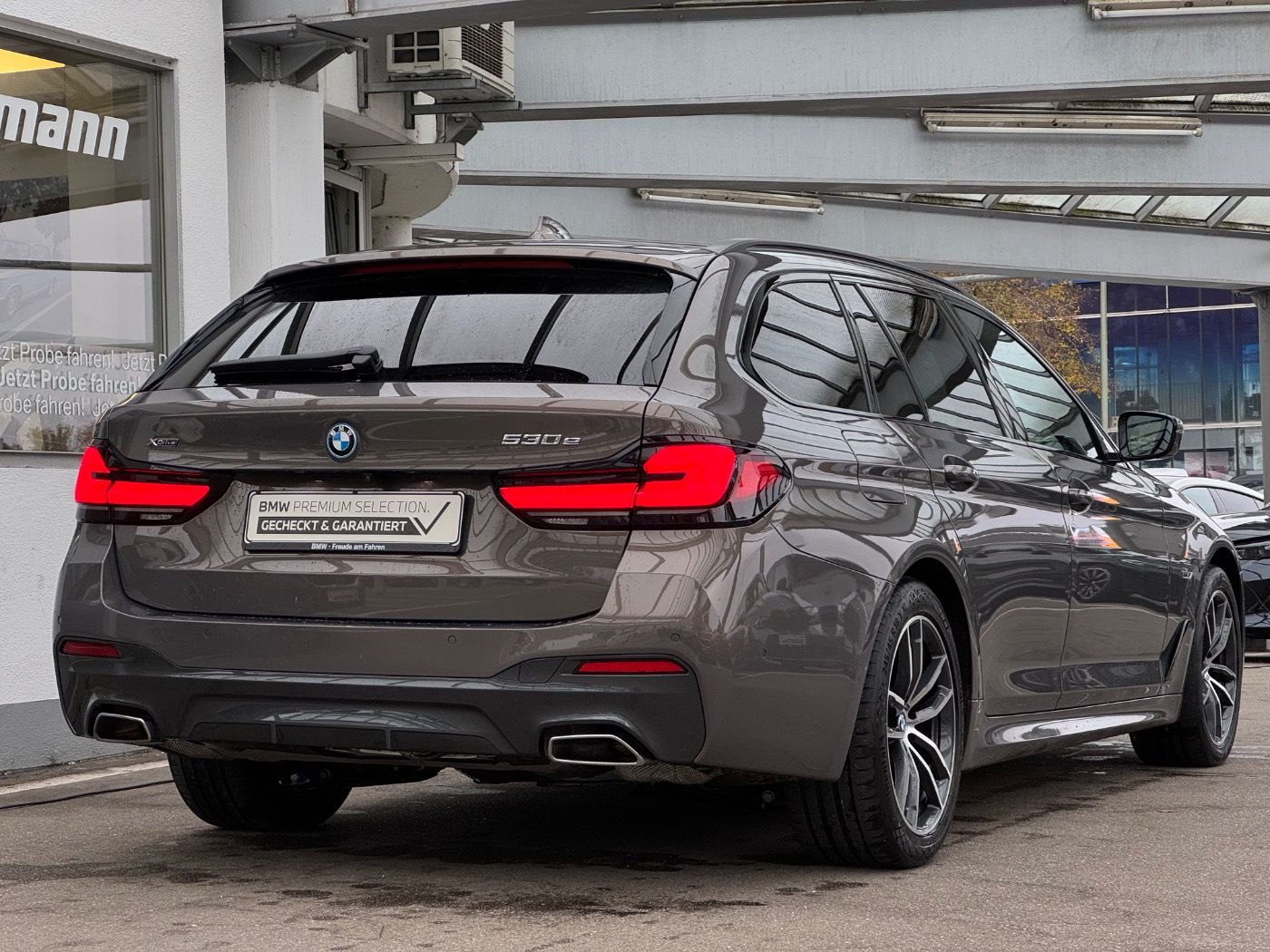 Fahrzeugabbildung BMW 530e xDrive Touring M-Sport 2 JAHRE GARANTIE