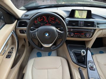 BMW 318 d Touring xDrive Luxury Line*LED*NAVI*PDC