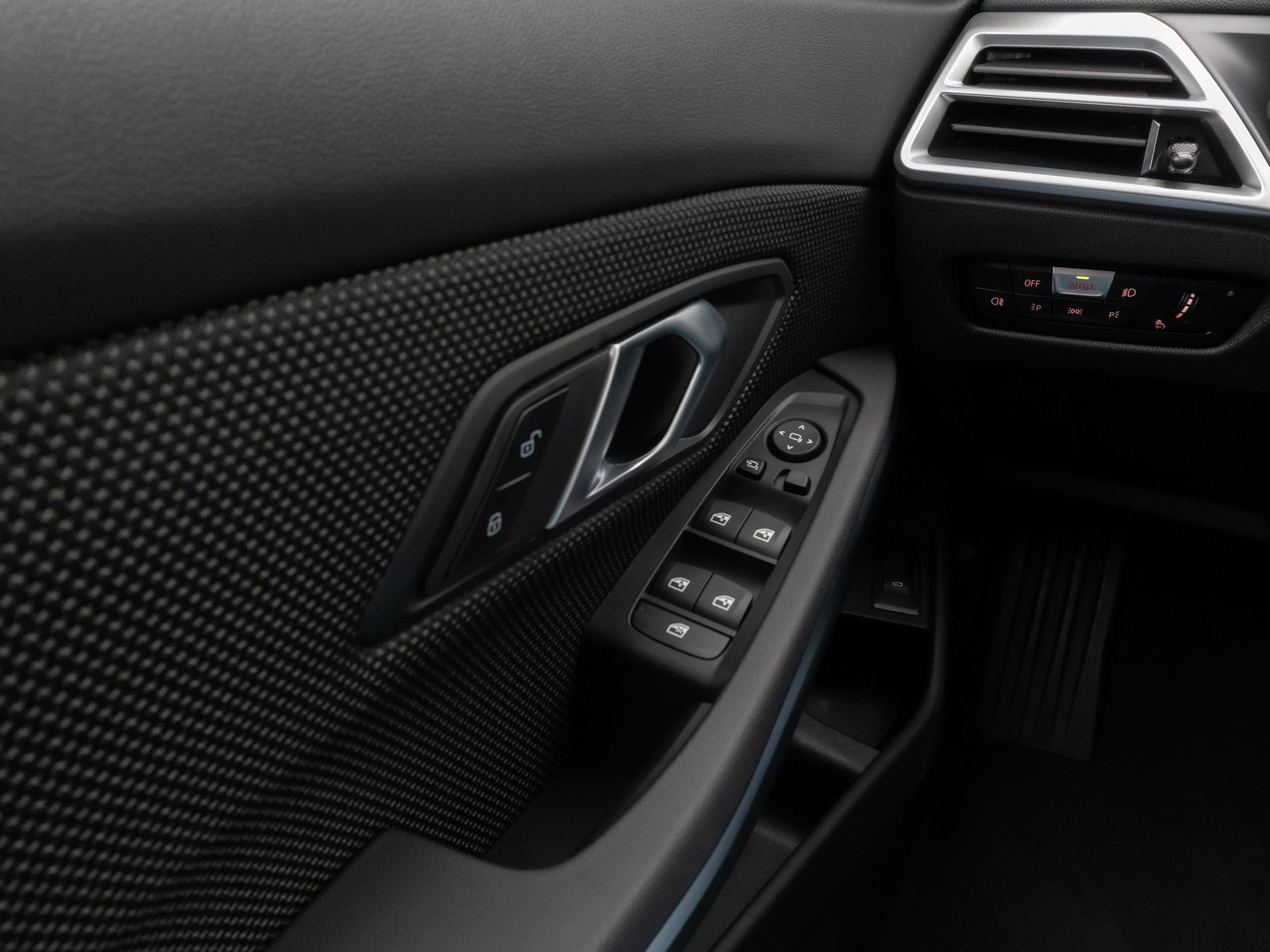 Fahrzeugabbildung BMW 318i Kamera DAB CockPit+ Alarm Geschwindigkeitsr