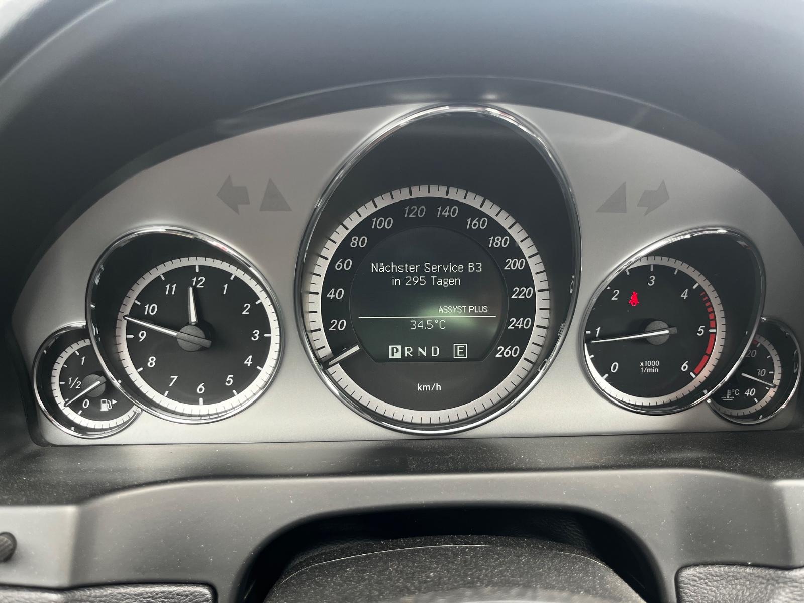 Mercedes-Benz E 220 Cabriolet E 220 CDI BlueEFF. AVANTGARD...