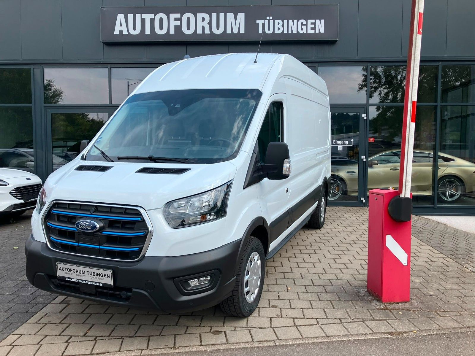 Fahrzeugabbildung Ford E-Transit Kasten E 350 L3H3 SDH*NAVI*PDC*68KWh