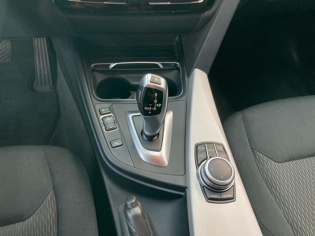 BMW 320i xDrive GT Aut. Advantage AHK+Navi+PDC+CD+