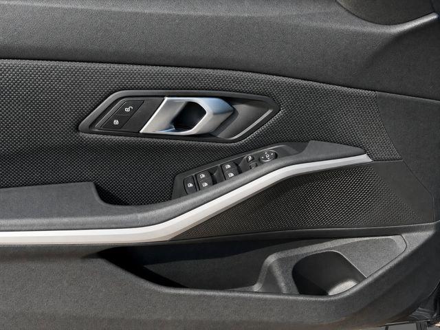 BMW 318 d Advantage DAB+ NAVI TEMP CARPLAY SHZ PDC, миниатюра 12