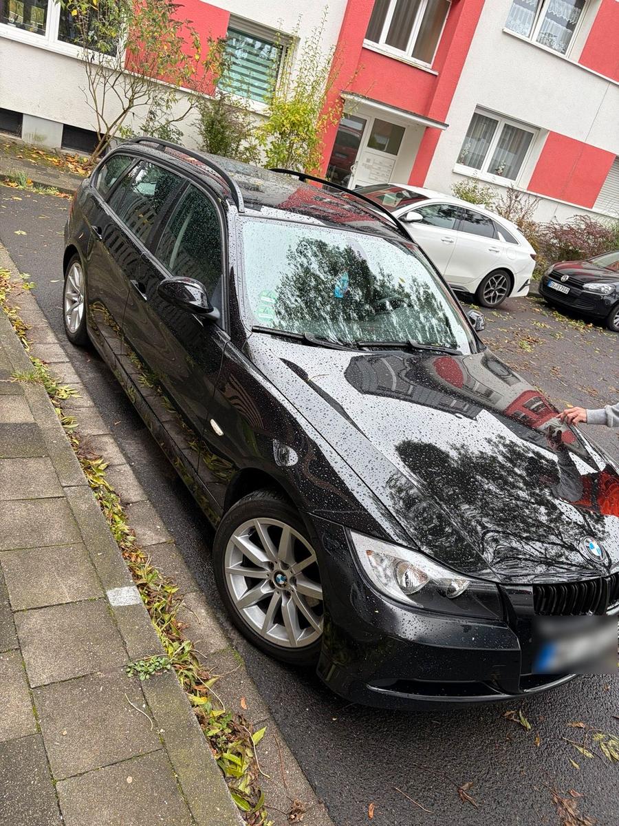 BMW 320 2005 — engine