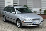 Volvo V40 1.8 Combi Momentum*Leder*AC*TÜV+Insp. NEU - Volvo V40: 1.8