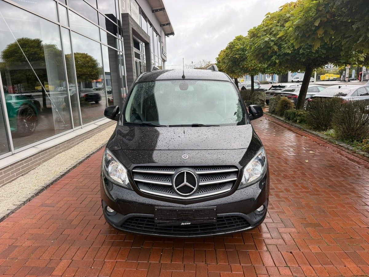 Mercedes-Benz Citan 111 CDI Tourer Edition L Rollstuhlumbau Na imagem 3