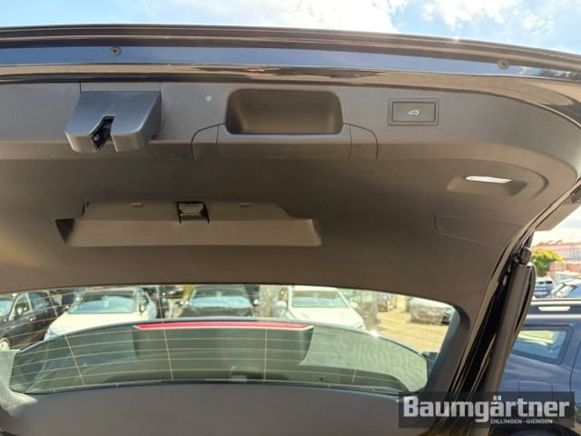 Fahrzeugabbildung Volkswagen Passat Variant Elegance 1.5 eTSI DSG ACC/Kamera/ - mit KI generiert/bearbeitet