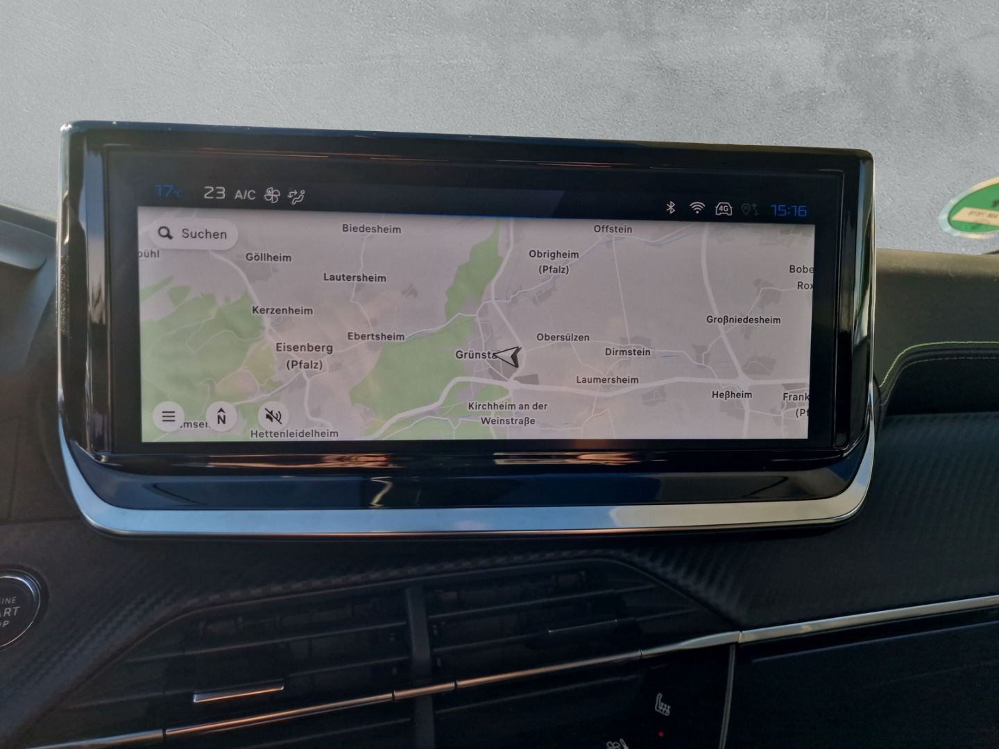 Fahrzeugabbildung Peugeot 2008 Hybrid 136 GT *NAVI*RFK*SHZ*DAB+*MASSAGE*EL