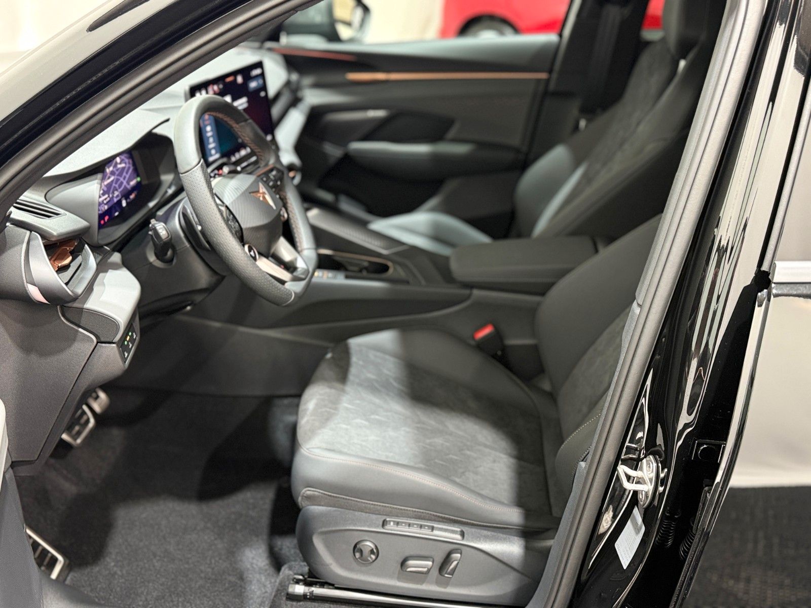 Fahrzeugabbildung CUPRA Terramar 2.0 TSI-4Drive-VZ-AHK-Memory