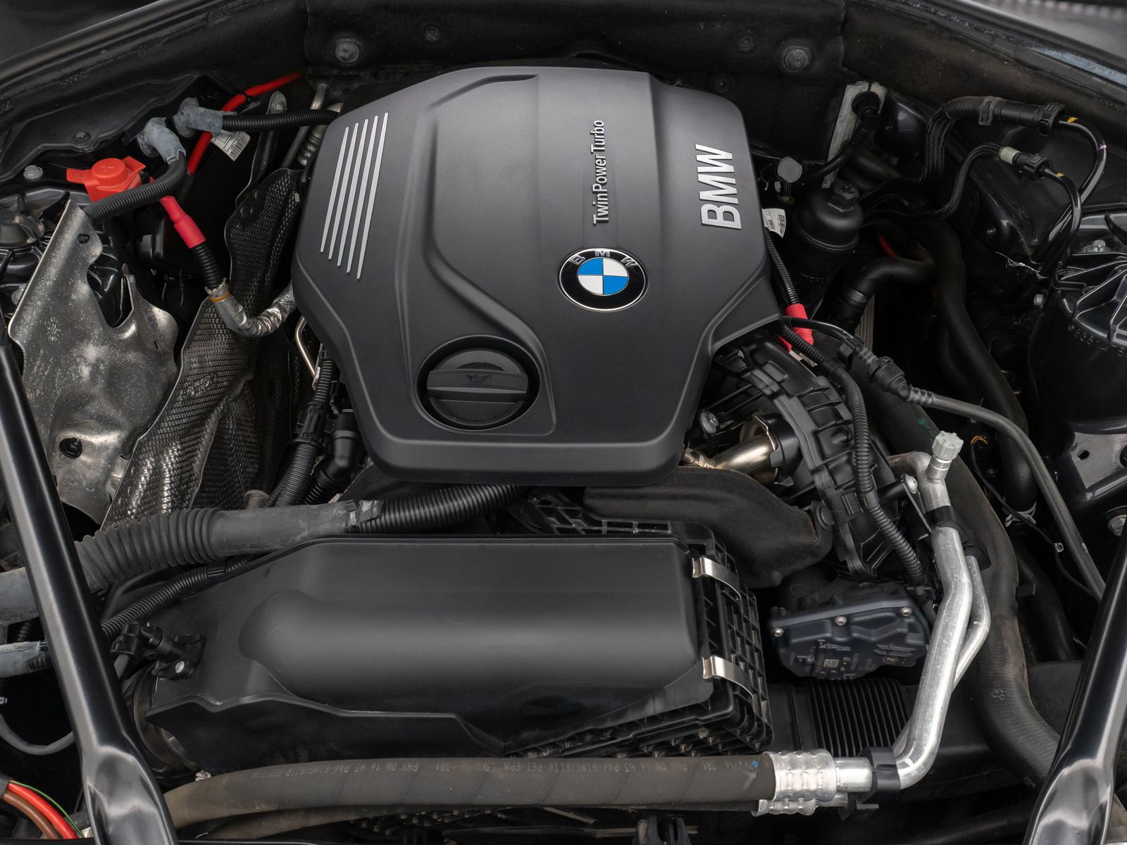 Fahrzeugabbildung BMW 520d  Aut Kamera NaviBusiness HiFi BiXenon Leder
