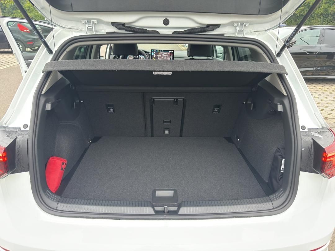 Fahrzeugabbildung Volkswagen Golf VIII 1.5 eTSI W Goal Kamera,LED,Matrix,Navi