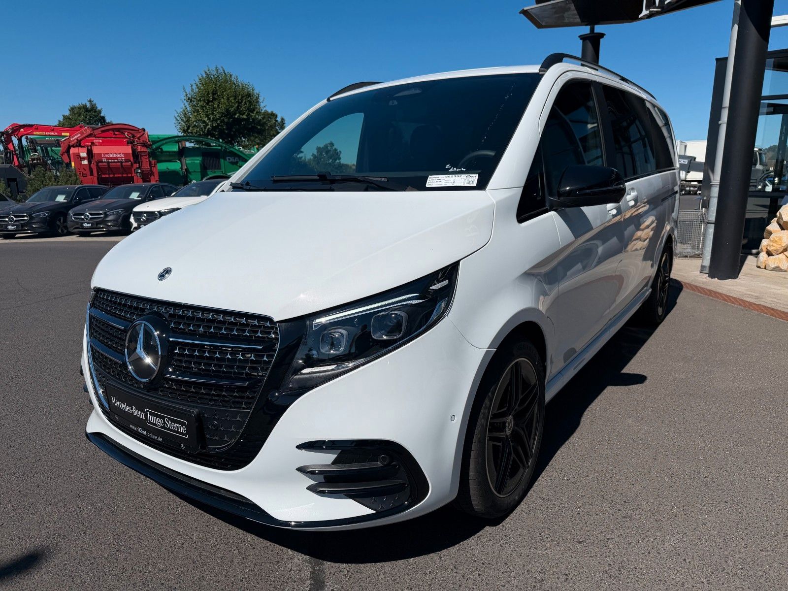 Fahrzeugabbildung Mercedes-Benz V 300 d AVA 4MATIC AMG AHK2,5 DISTRONIC Standh