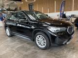BMW X1 xDrive18d Advantage Aut.*LEDER*1.HAND*DAB*19% - BMW X1 aus 2020