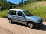 Peugeot Partner 1,6l Rollstuhlumbau - gebrauchte Peugeot Partner aus dem Jahr 2001