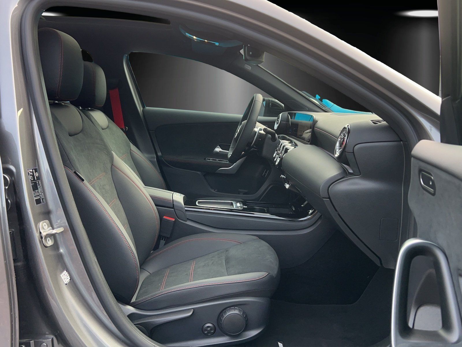 Fahrzeugabbildung Mercedes-Benz Mercedes-AMG A 35 4M Limousine+PSD+Keyless-GO