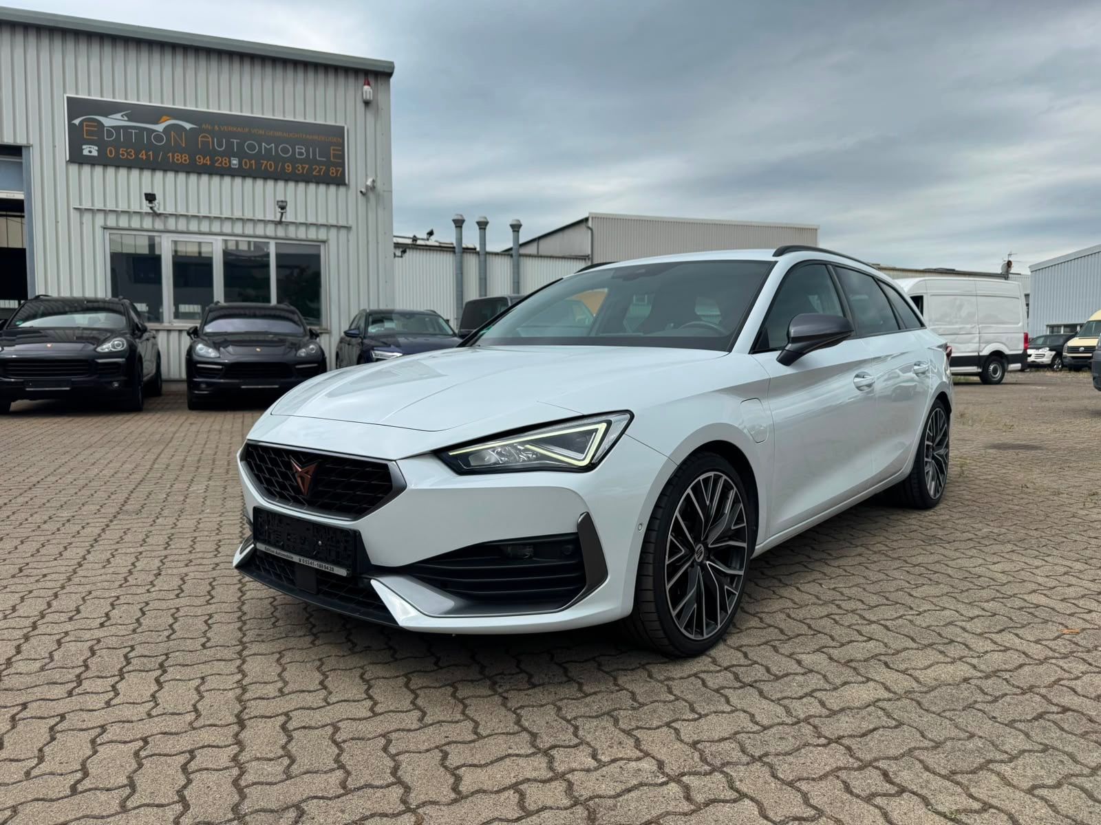 CUPRA Leon Sportstourer VZ e-Hybrid-VIRTUAL-LED-19ZOLL