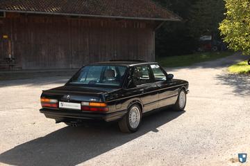صورة 4 لـ 1988 BMW M5