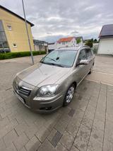 Toyota Avensis Combi Sol 2,2-l-D-CAT Sol - Toyota Avensis Sol mit Diesel-Antrieb