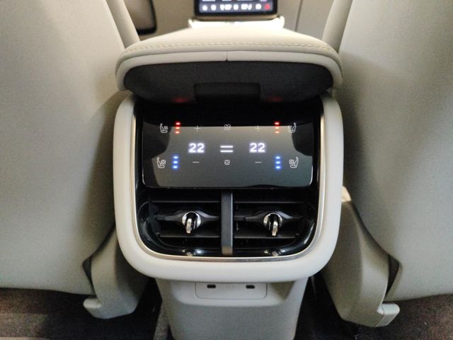 VOLVO ES90 (Bild 29 von Array)