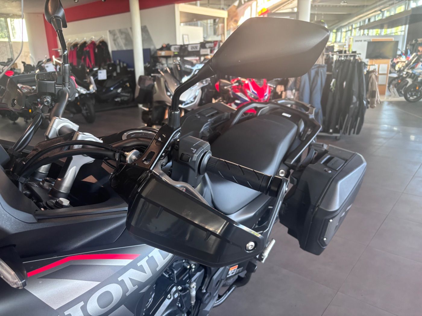 Fahrzeugabbildung Honda XL 750 Transalp E-Clutch, Koffer, viel Zubehör,