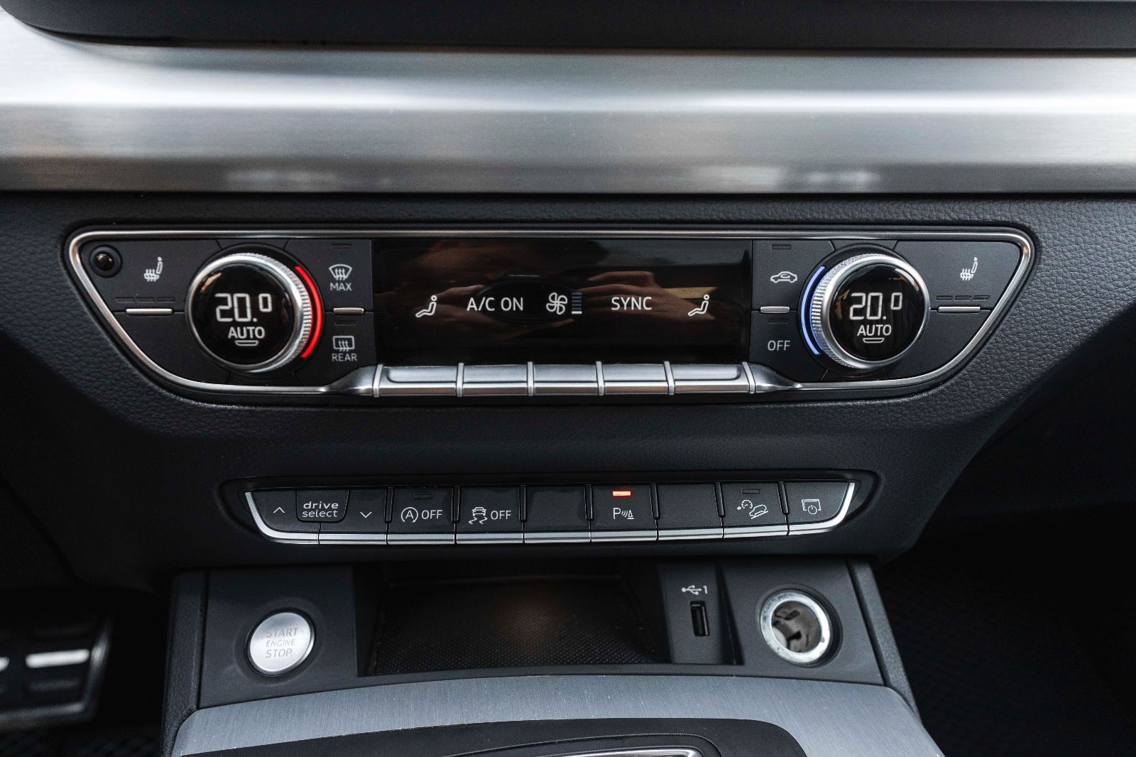 Fahrzeugabbildung Audi Q5 2.0 TFSI QUATTRO S-LINE 360° B&O TOTW SHZ PDC