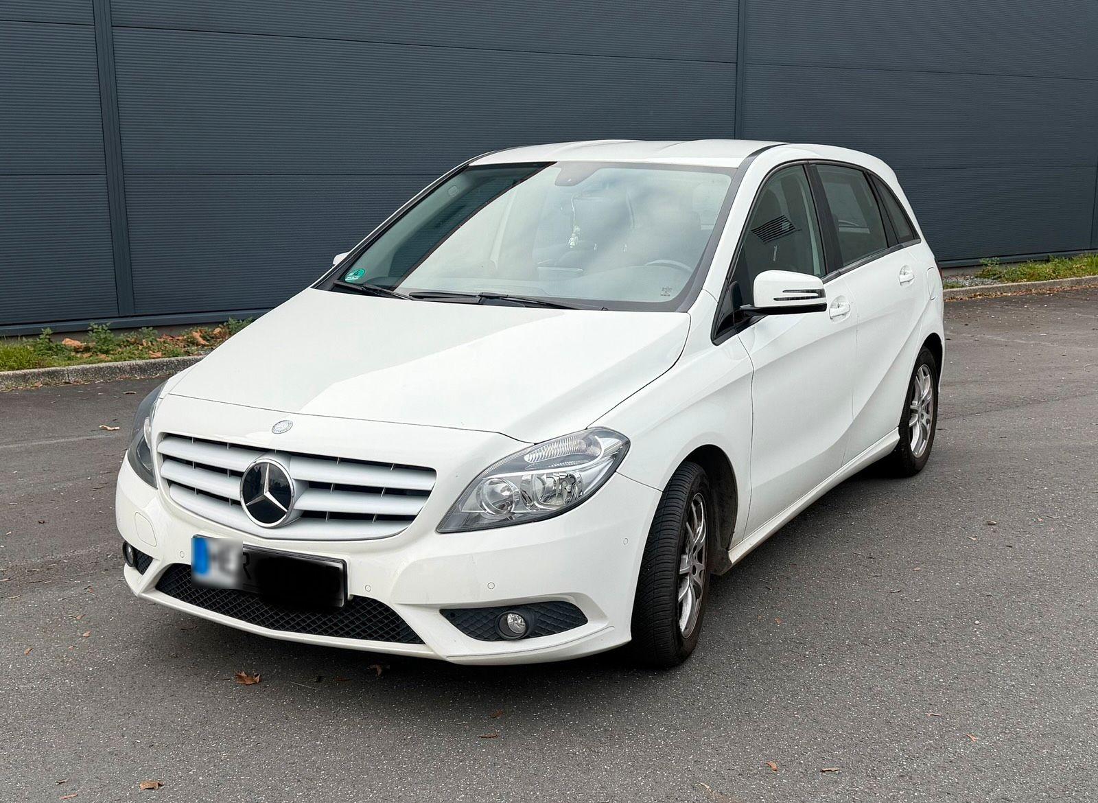Mercedes-Benz B 200