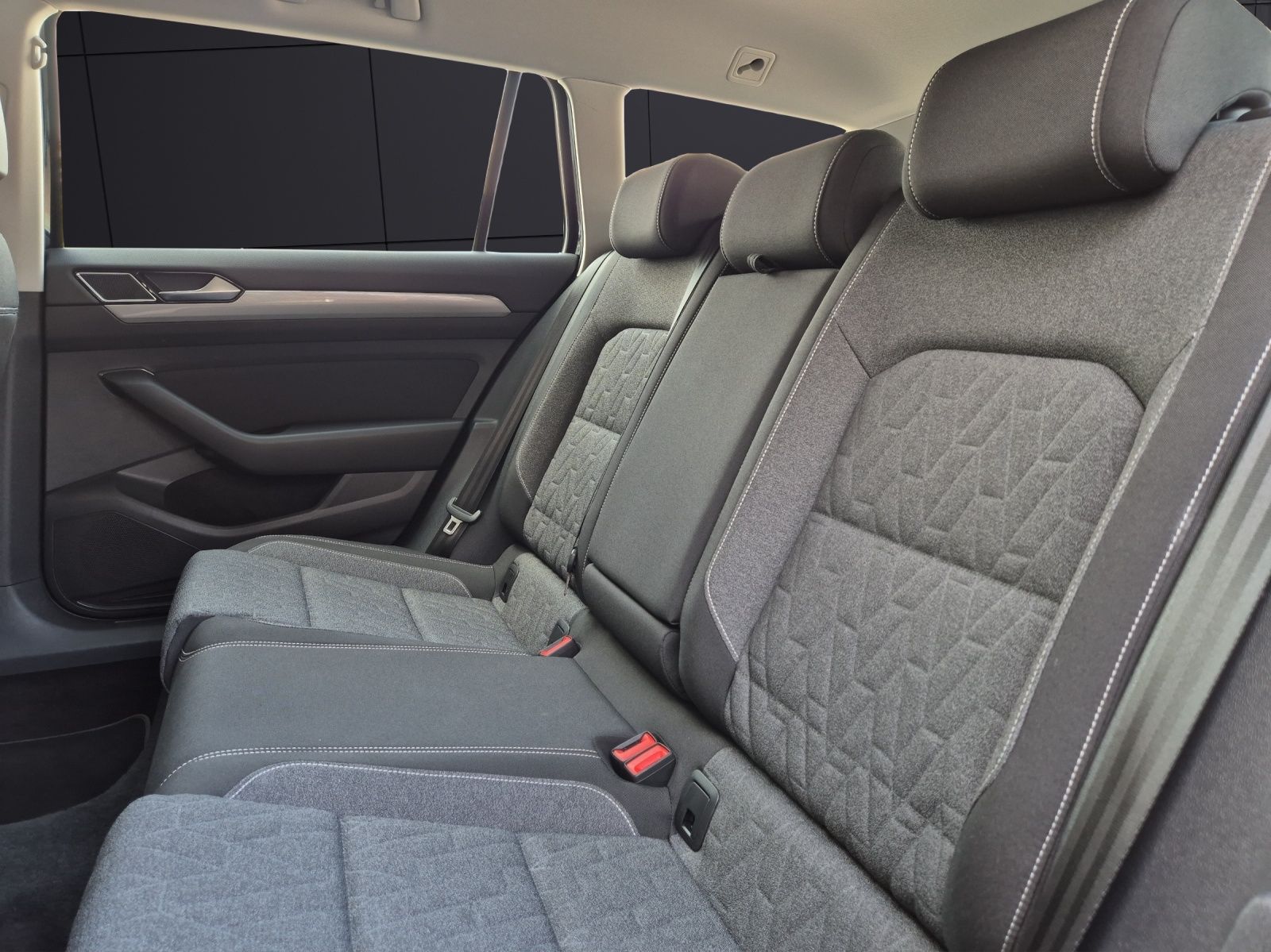 Fahrzeugabbildung Volkswagen Passat Variant TDI Business DSG Matrix Navi ACC