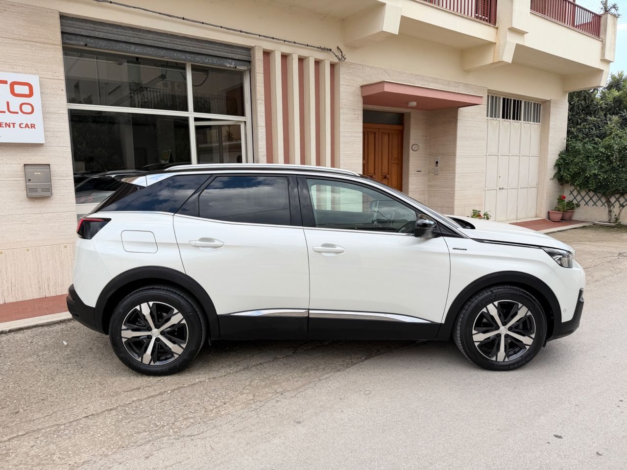 Peugeot 3008 BlueHDi 130 S&S GT Line 2019 imagem 2