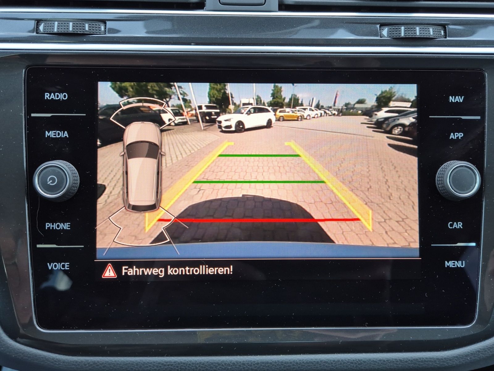 Fahrzeugabbildung Volkswagen Tiguan eHybrid Life DSG Matrix AHK Navi AID ACC