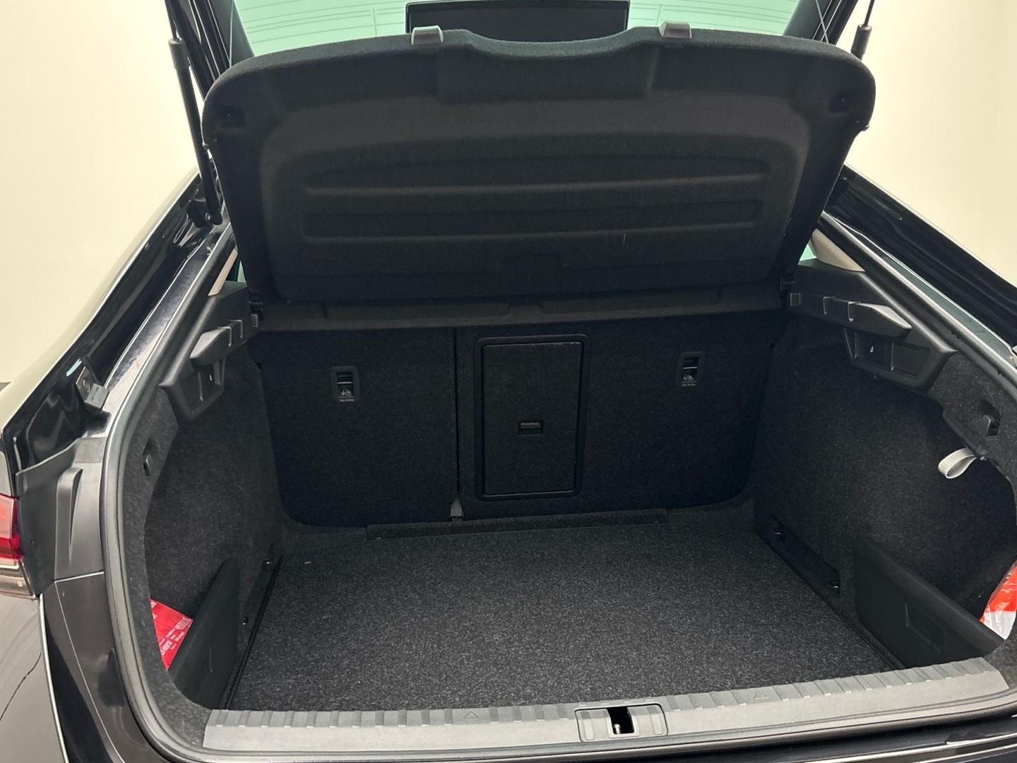Skoda Octavia Ambition 2.0 TDI DSG CarPlay LED ACC