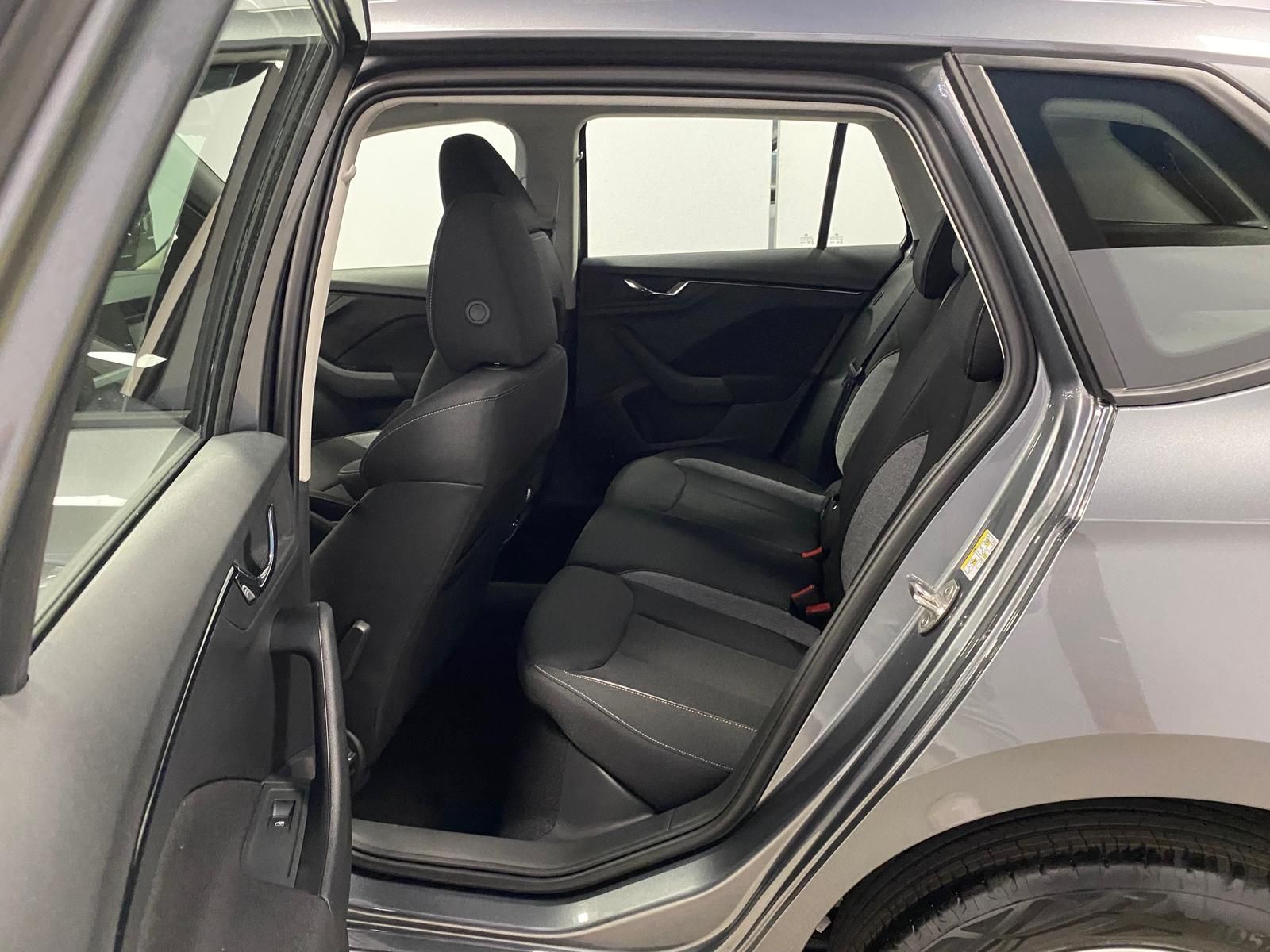 Fahrzeugabbildung SKODA Kamiq 1.0 TSI Selection AHK+APP+KLIMA+RFK+PDC+SI