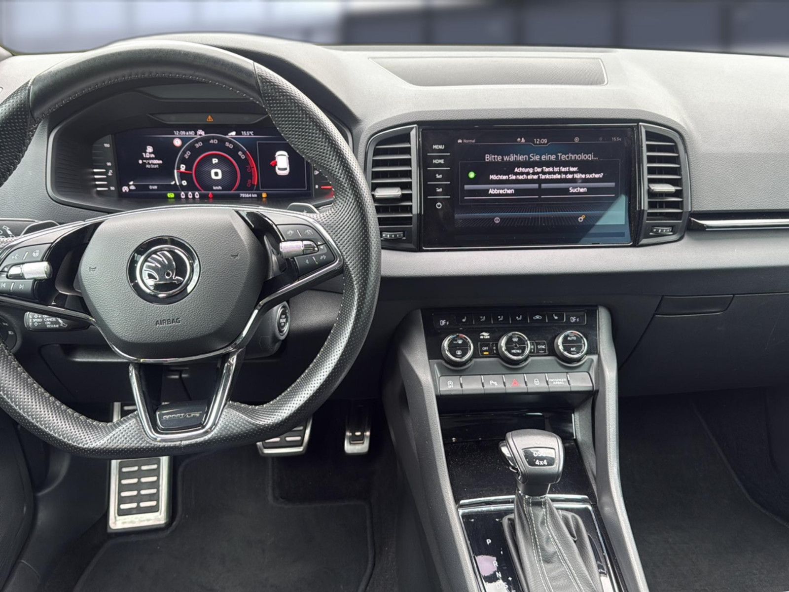 Fahrzeugabbildung SKODA Karoq Sportline 4x4/ unfallfrei