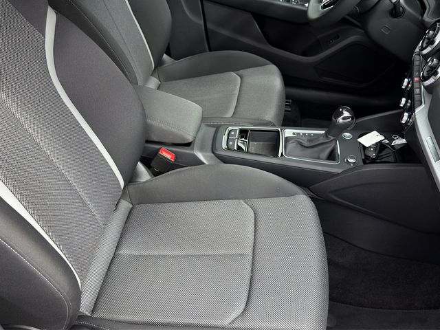Q2 S line 35 TFSI S tronic Matrix-LED, Navigatio