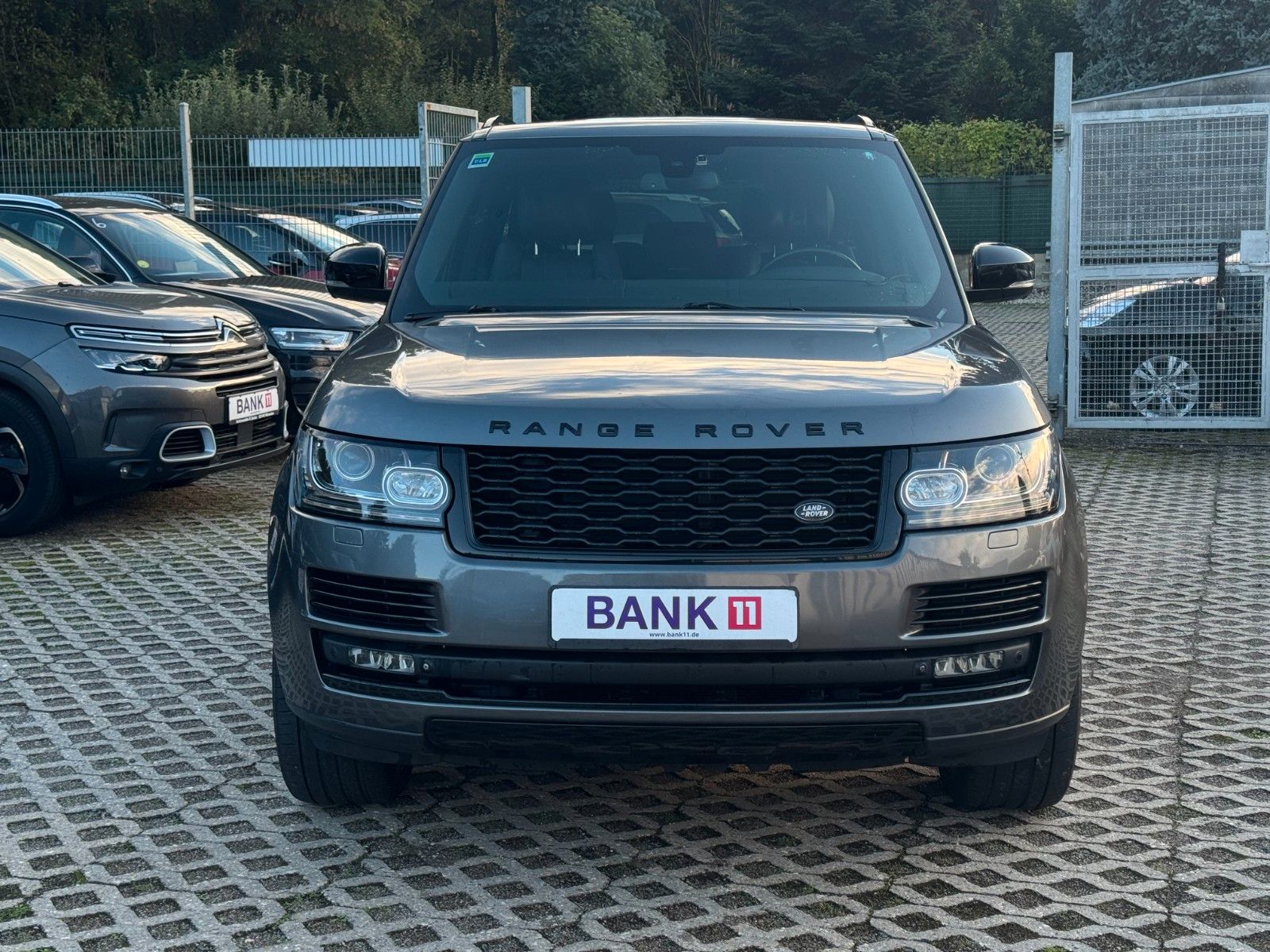 Land-Rover Range Rover - 1