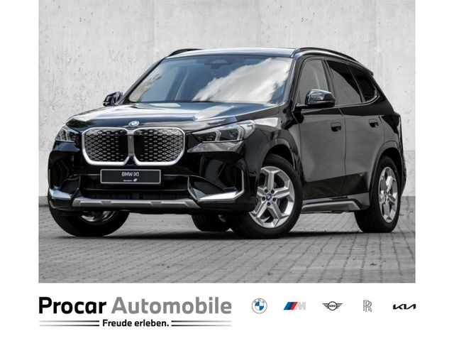 BMW iX1 xDrive30 xLine HuD AHK DA+ PA+ Klima DAB