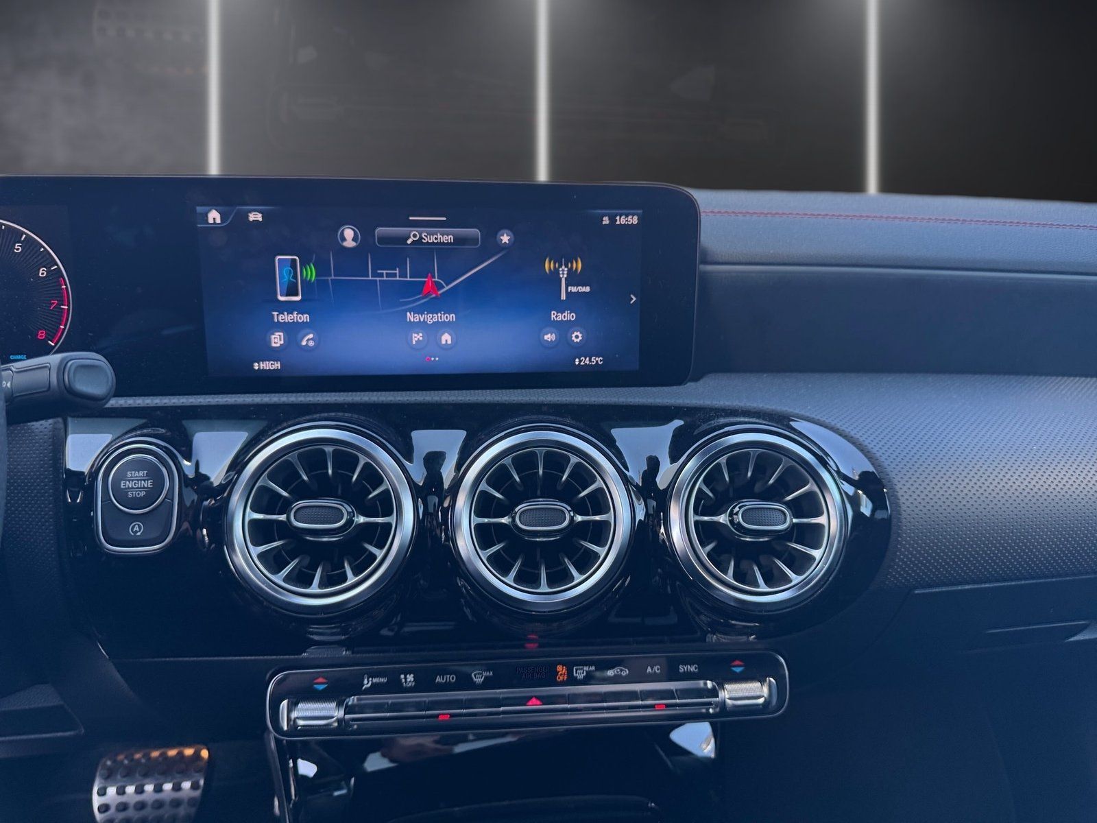Fahrzeugabbildung Mercedes-Benz CLA 200 SB AMG*AHK*Pano*Distro*Totwink*360*HUD*