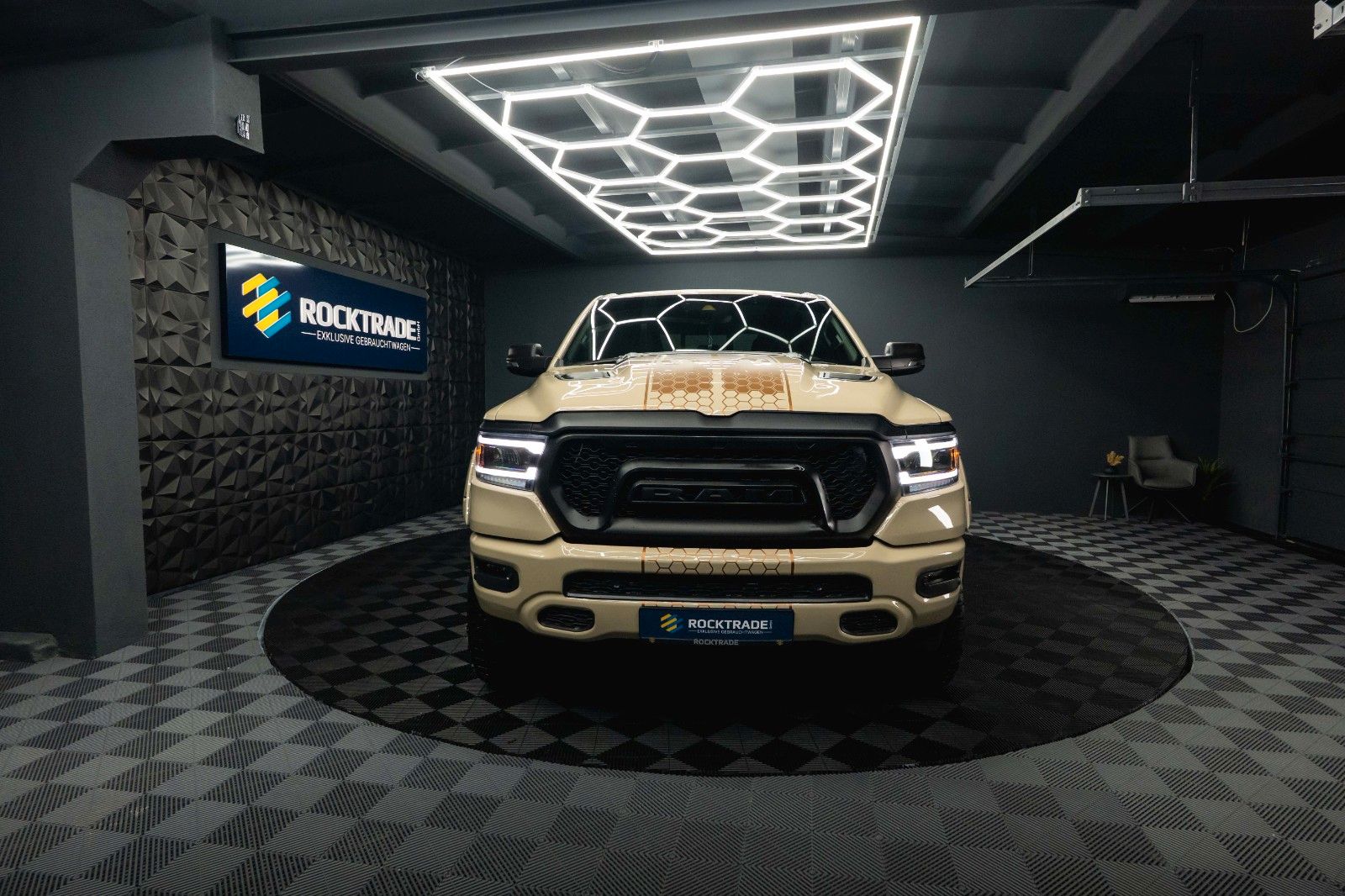 Fahrzeugabbildung Dodge RAM 5.7 V8 HEMI 4x4 OFFROAD LONGBED AXLE LOCK RC