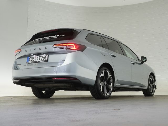 Superb COMBI SPORTLINE iV DSG+AHK+NAVI+SITZ-/LEN