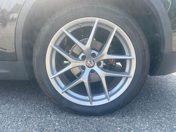 Alfa-Romeo Stelvio - 7