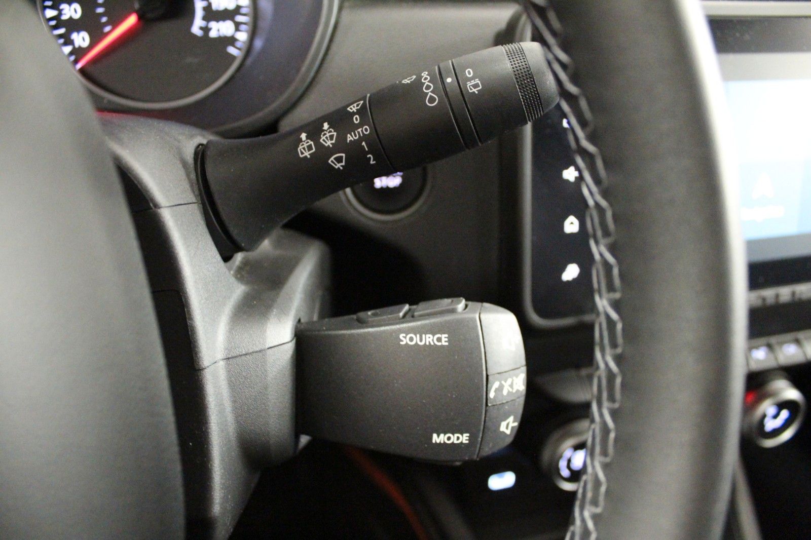 Fahrzeugabbildung Dacia Duster TCe 100 ECO-G Extreme *Sitzheizung*Allwet