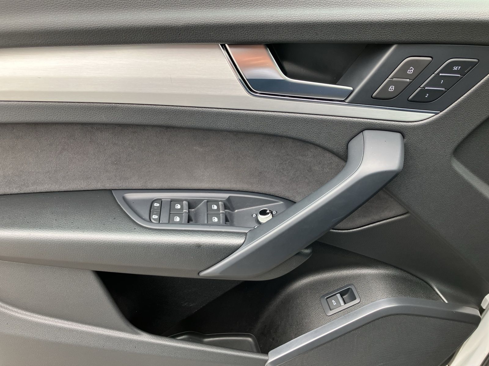 Fahrzeugabbildung Audi Q5 50 TDI qu S line LED Navi ACC AVC APP SHZ 20"