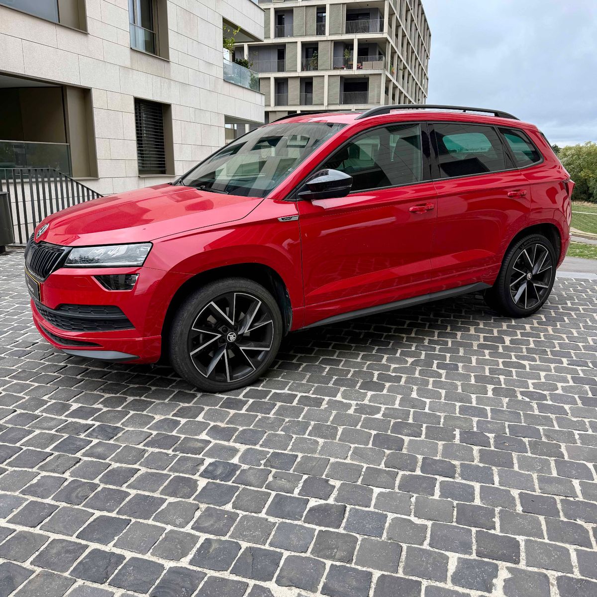 Skoda Karoq Sportline 4x4*Panorama*Leder*Scheckheft imagem 2