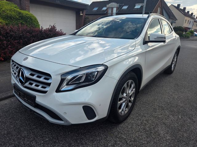 MERCEDES-BENZ GLA 200 d